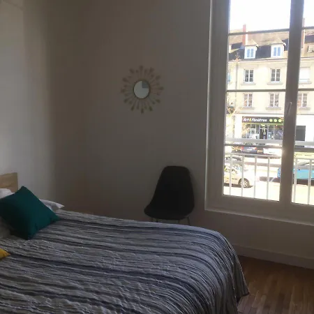 1-6 Pers Situe Entre Les Ponts * סומור